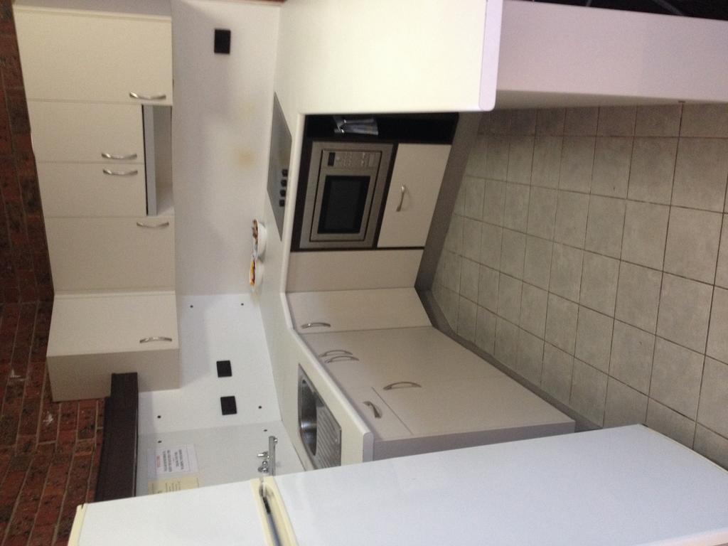One-Bedroom Apartment,170254452:JPEG